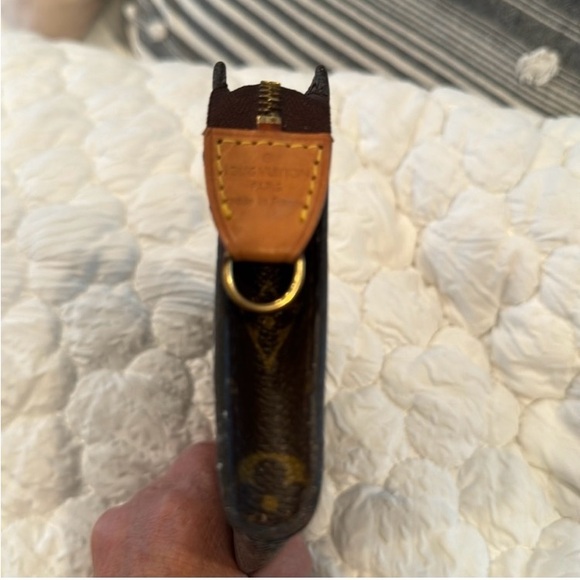 Authe Louis Vuitton monogram PM pouch - Picture 3 of 10